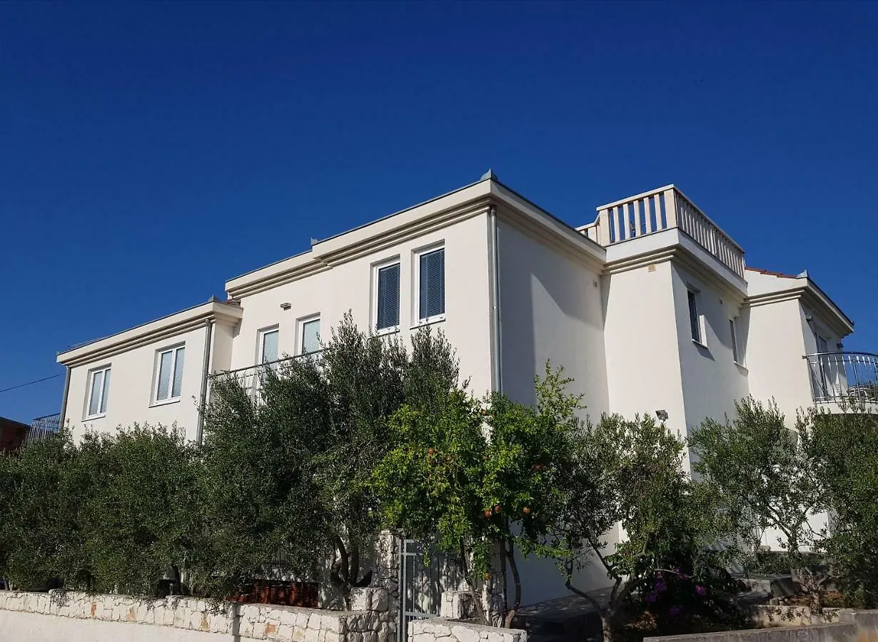 Dondras Residence contacts
